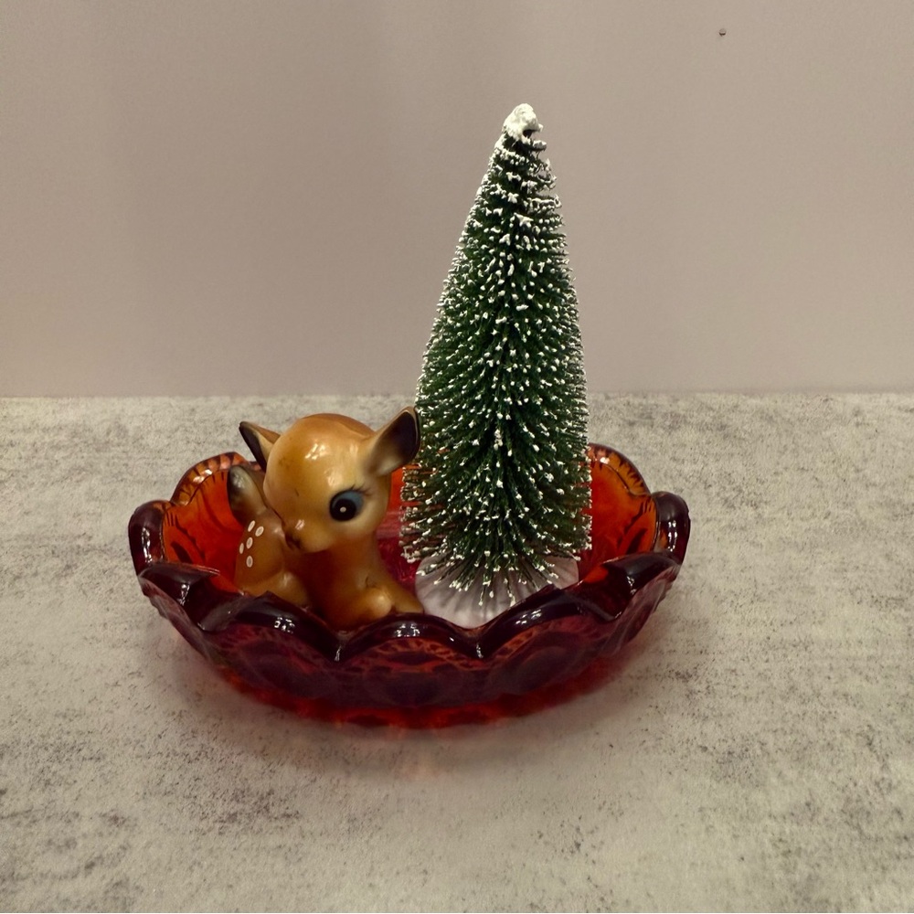 Vintage L. E. Smith Moon and Star Amberina Glass Oval Dish, 1960s vintage deer